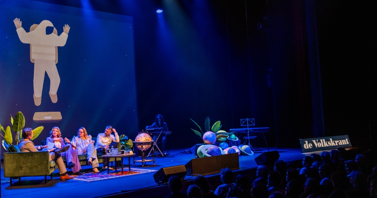 Ondertussen in de Kosmos – Live