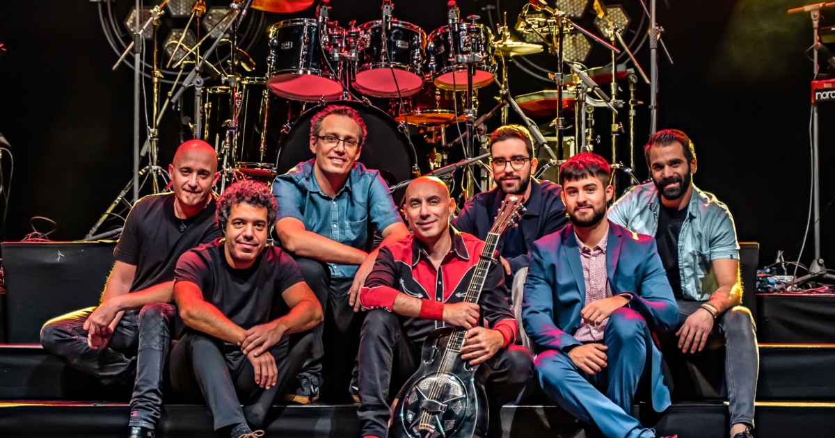 BROTHERS IN BAND - DIRE STRAITS - 50 YEARS